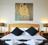 Meadowbrook Hotel Brisbane - Tourism Guide