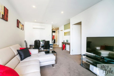 Melbourne Star - Tourism Guide 0