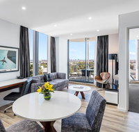 Meriton Suites Mascot Central - Tourism Guide