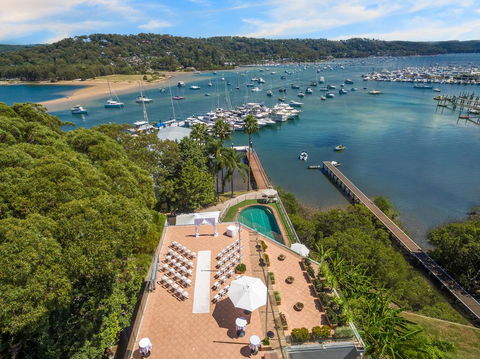Metro Mirage Hotel Newport - Cruises Travel 0