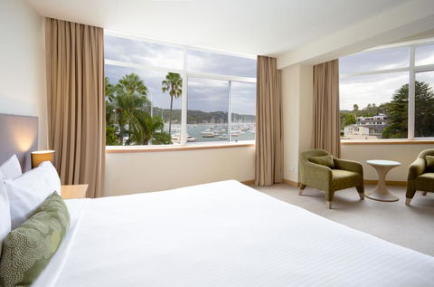 Metro Mirage Hotel Newport - Cruises Travel 2