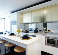 MH001  New  Modern Central Apartment - Tourism Guide