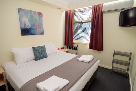 Miami Hotel Melbourne - Travel Search 1