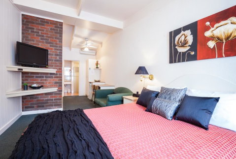 Mid City Motel And Apartments - Tourism Guide 1