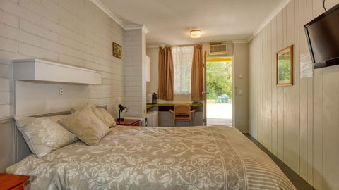Millers Cottage Motel - Travel Search 2