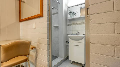 Millers Cottage Motel - Travel Search 1