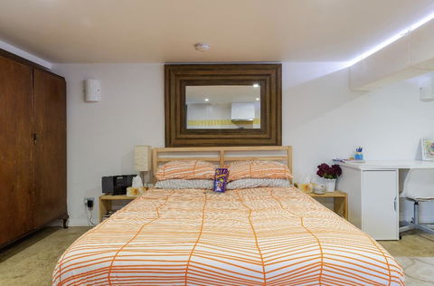 Modern & Homely Comfort - Travel Search 1