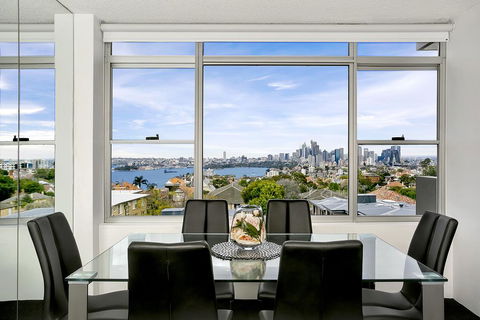 Modern 2BR Apartment With Views HARIS - Cruises Travel 0