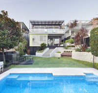 Modern Beach House - Cruises Travel
