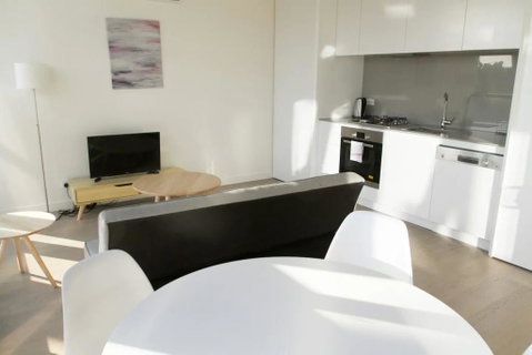 Modern Light-Filled 1 Bed In South Melbourne - Tourism Guide 1