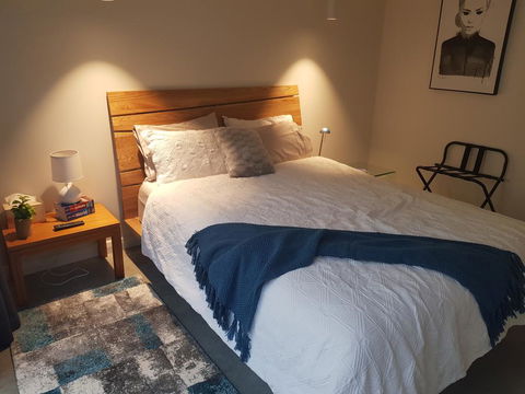 Modern, Private And Close To Town. - Cruises Travel 0