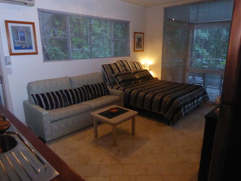 Montauk Rainforest Retreat - Tourism Guide 2