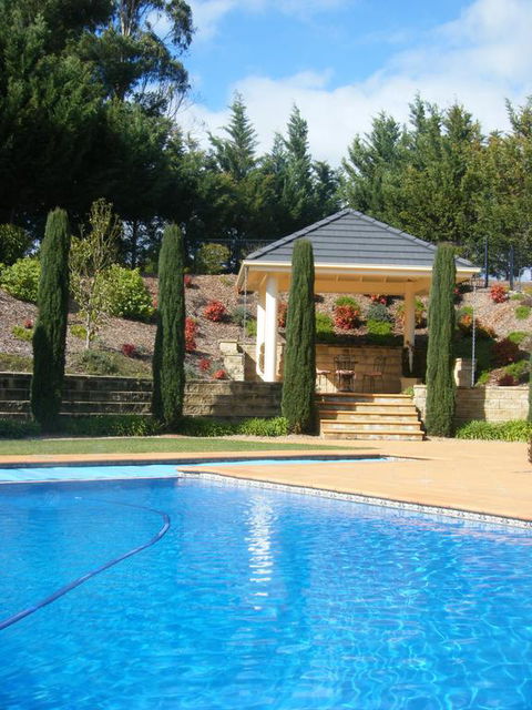 Montfort Manor - Travel Agents 3