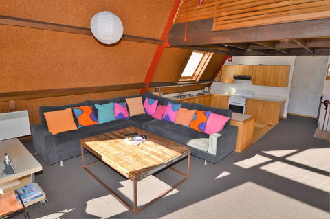 Moonbah Ski Lodge - Cruises Travel 2