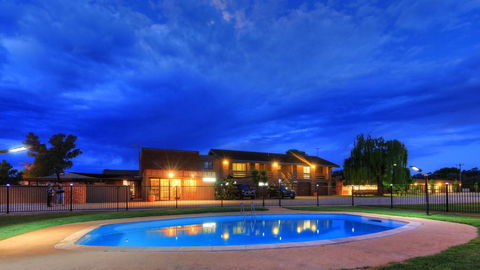 Motel Meneres - Travel Agents 0