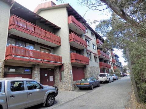 Mowamba E1 - Cruises Travel 1