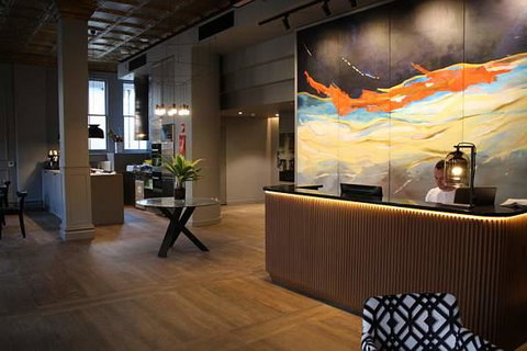 Mrs Banks Hotel - Tourism Guide 1