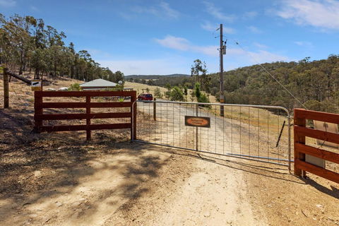 Mt Taylor Country Retreat-15 Minutes To Bairnsdale - Travel Search 1