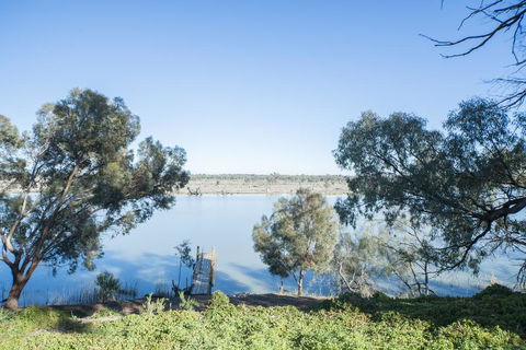Mundic Waterfront Cottages - Travel Agents 2