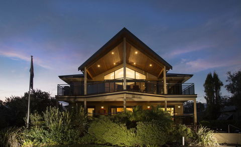 Murray River Lodge Luxury Boutique Accommodation B&B - Travel Agents 0