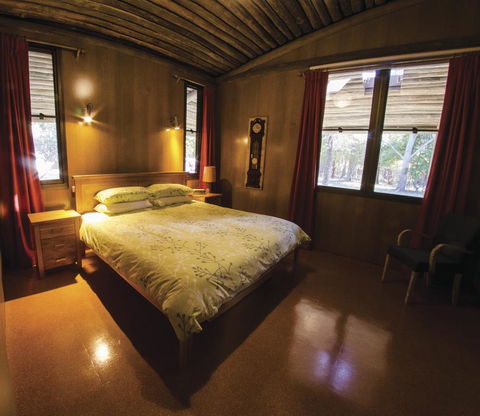 Myer House - Tourism Guide 2