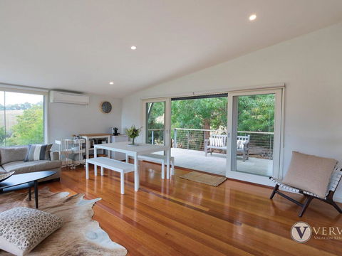 Myers Road Retreat Plus Guest House - Travel Search 3