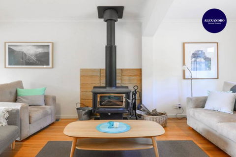 NATURE LOVERS DREAM // FIREPLACE //ACCESS TO HIKES - Tourism Guide 3