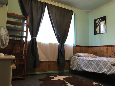 Neat And Nice Room - Travel Search 0