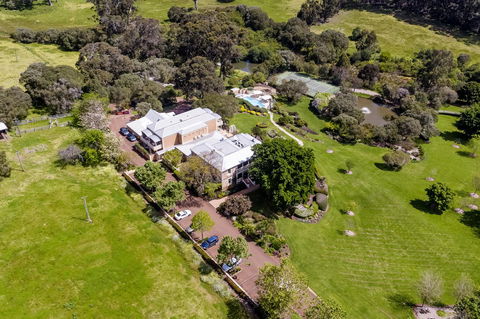 Grand Mercure Basildene Manor - Travel Search 14
