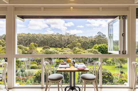 Grand Mercure Basildene Manor - Travel Search 10