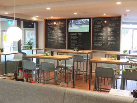 Baileys Parkside Motel By VetroBlu - Travel Search 3