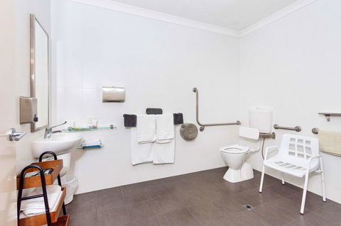 Quality Hotel Bayswater - Tourism Guide 14