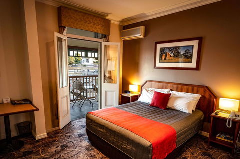 Quality Hotel Bayswater - Tourism Guide 2
