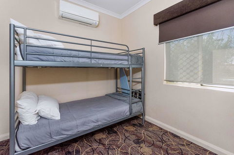 Quality Hotel Bayswater - Tourism Guide 15