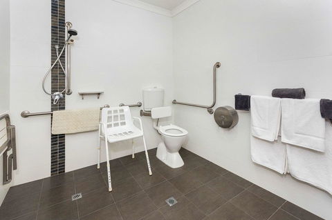 Quality Hotel Bayswater - Tourism Guide 8