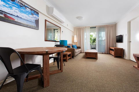 Broadwater Resort Como - Travel Search 11