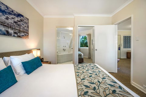 Broadwater Resort Como - Travel Search 3