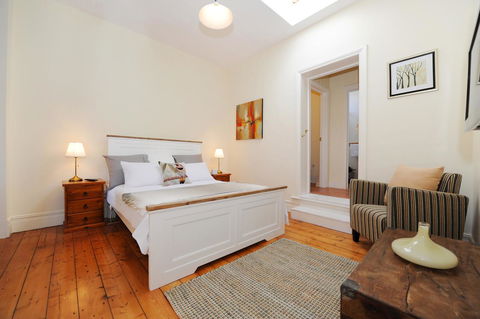Spencer Suites Albany - Travel Agents 0