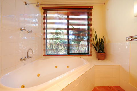 Spencer Suites Albany - Travel Agents 22