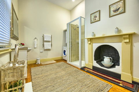 Spencer Suites Albany - Travel Agents 1