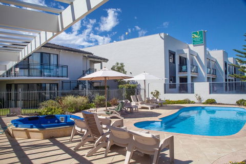 Quality Resort Sorrento Beach - Travel Search 13