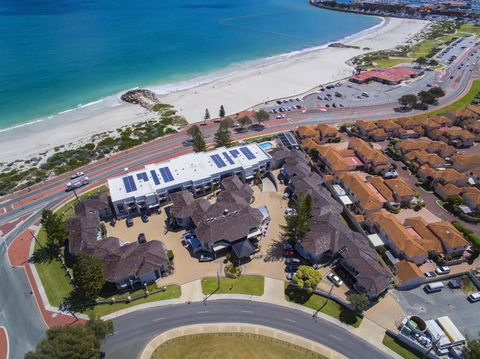 Quality Resort Sorrento Beach - Travel Search 1