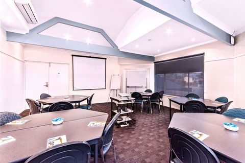 Quality Resort Sorrento Beach - Travel Search 25