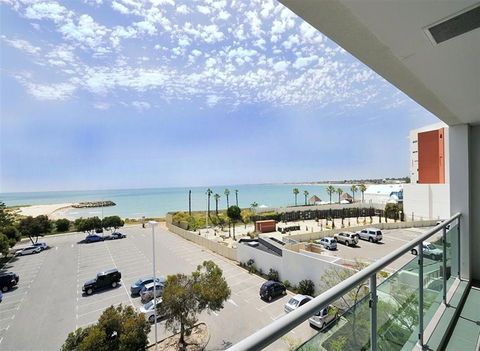 Nautica Residences Mandurah - Travel Search 3