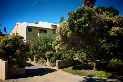 Cottesloe Artist's Beach Retreat - Travel Search 4