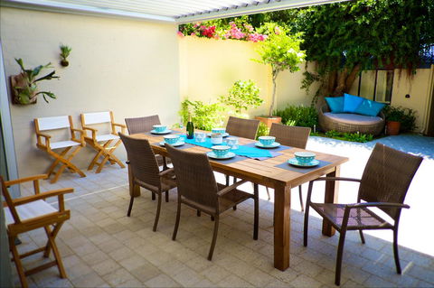 Cottesloe Artist's Beach Retreat - Travel Search 2