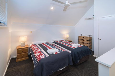 Bayshore Beachside Resort - Travel Search 2