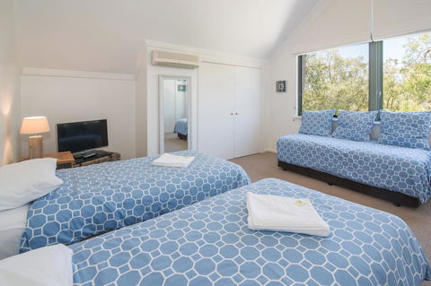 Bayshore Beachside Resort - Travel Search 7