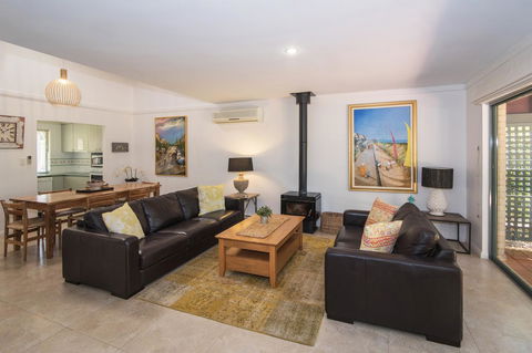 Bayshore Beachside Resort - Travel Search 10