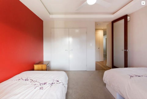 Adele's Luxury South Beach Apartment With King Bed - Tourism Guide 8